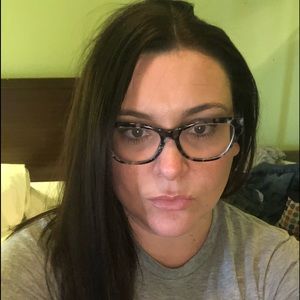 Meet your Posher, Lena